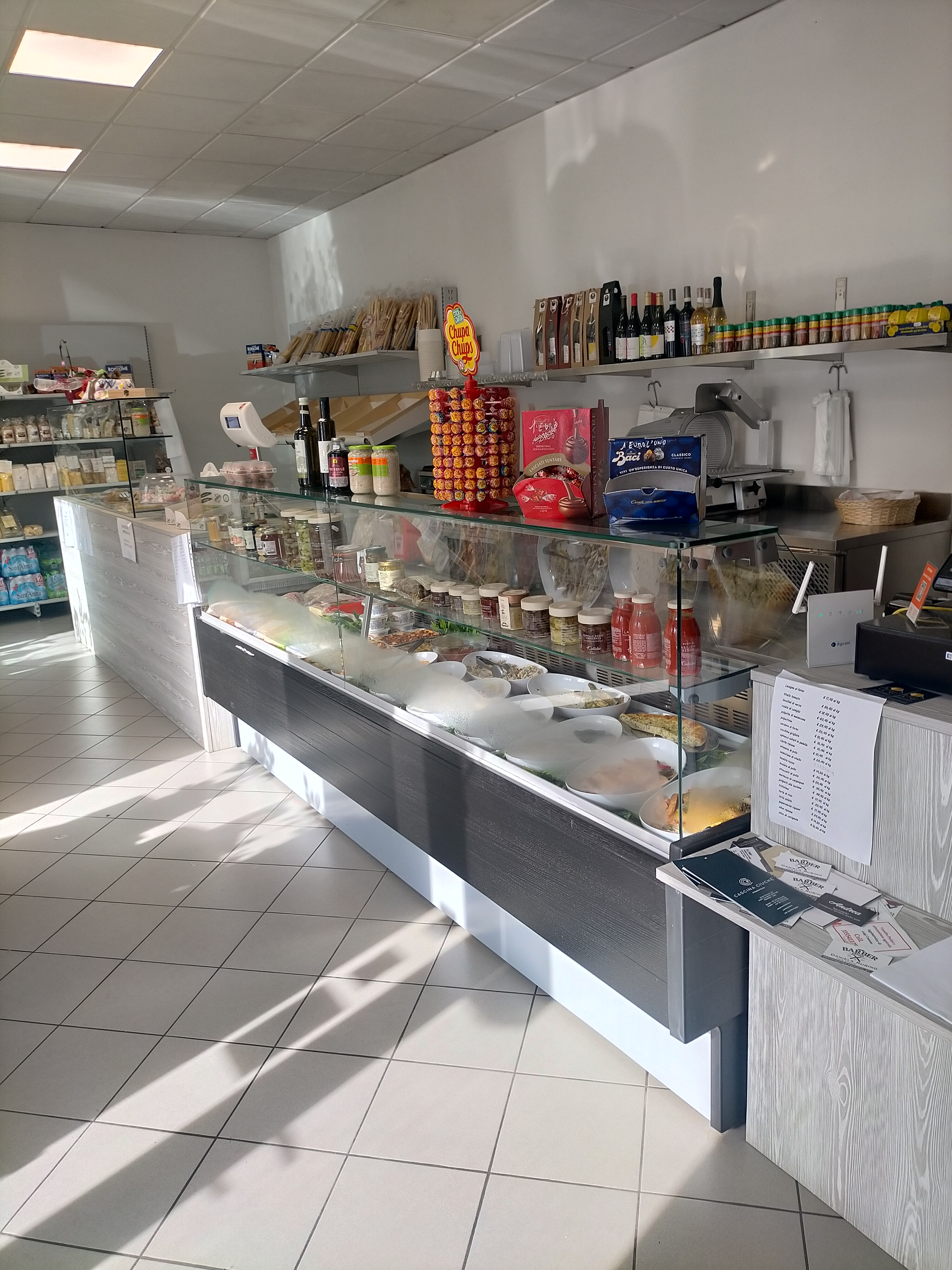 Cod.9835- Vendo attività di gastronomia