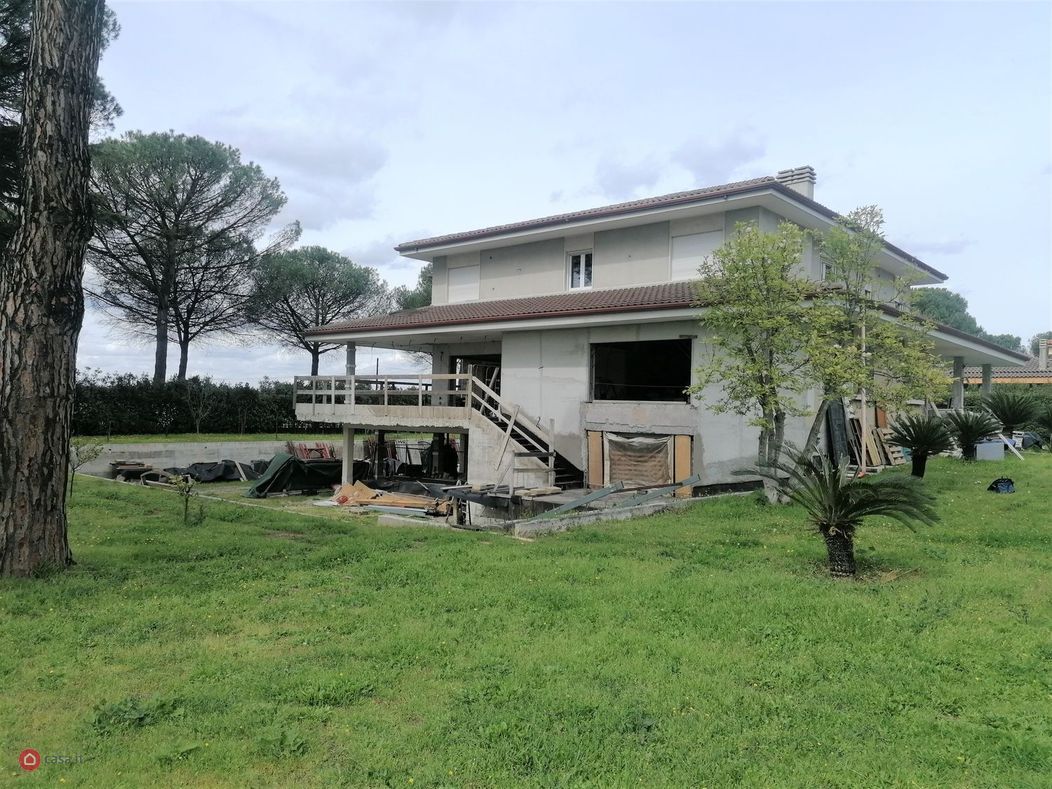 Cod.9859- Vendesi Villa a Roma vicino uscita 16 del GRA cap 0013