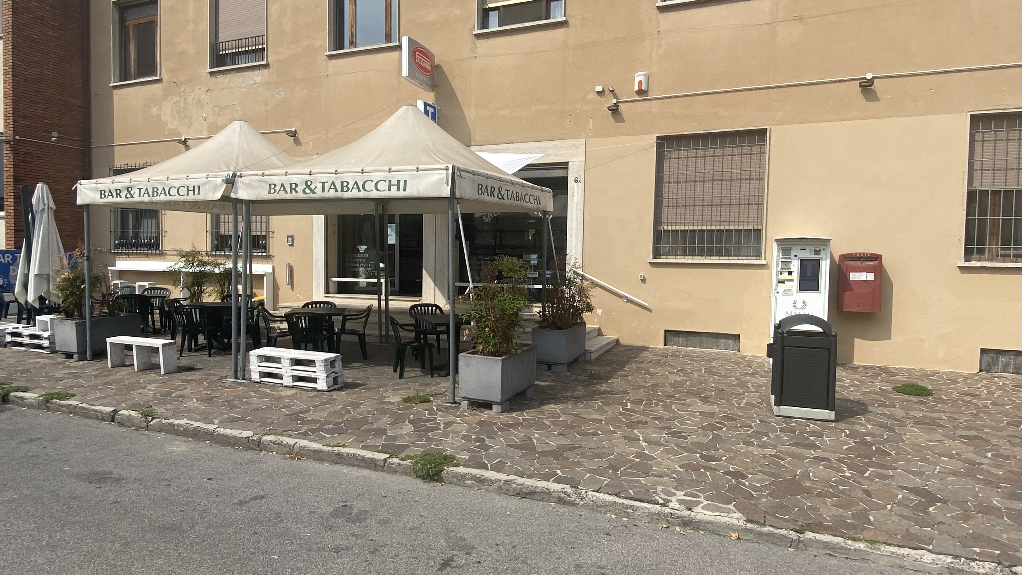 Cod.9929 - Vendesi tabaccheria e bar a Mantova